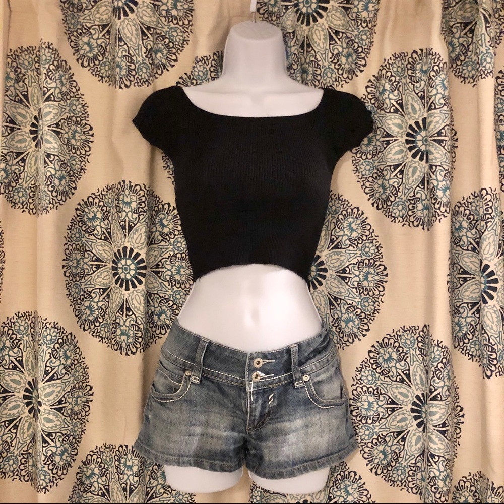 NWOT. Never warn Brandy Melville crop top.